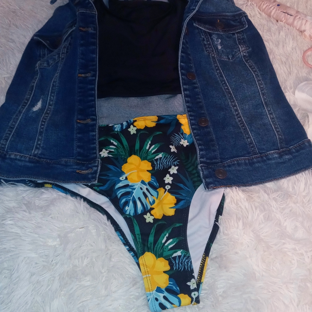 2 piece bikini - Picture 3 of 4